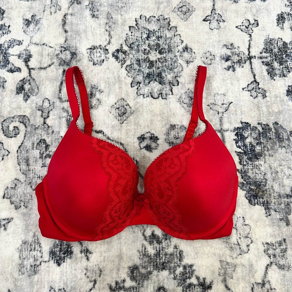 NWOT BODY BY VICTORIA SECRET Perfect Shape Push-Up Lace Bra Full Coverage